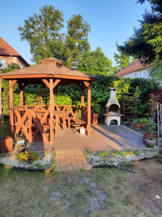 Mieszkanie z ogródkiem i grillem Świnoujście Exterior foto